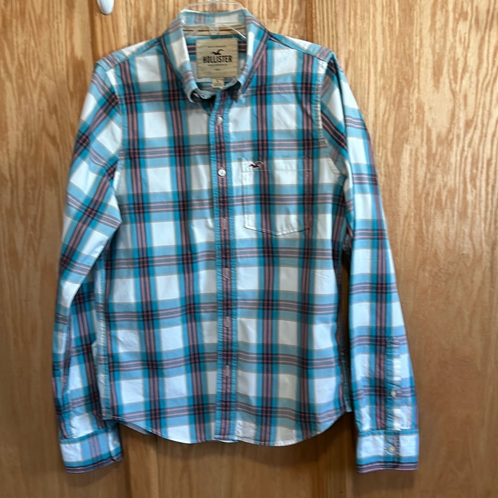 Hollister men’s long sleeve button down shirt. Size Large.